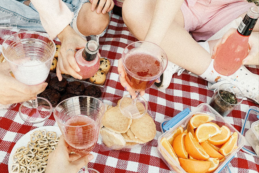 Enjoy the sunshine with a Keepmoat Homes-inspired picnic