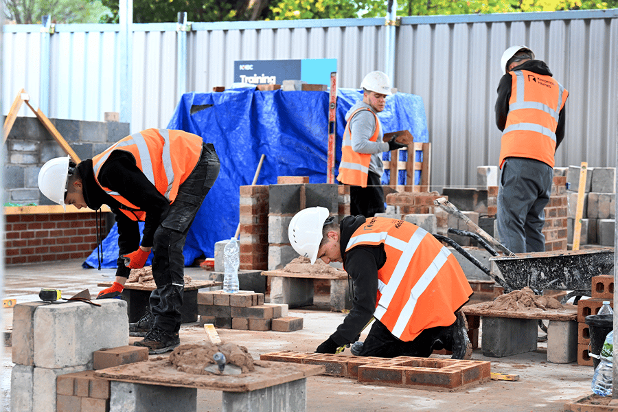 Dedicated Nottinghamshire apprentice travels 161 miles to complete apprenticeship programme