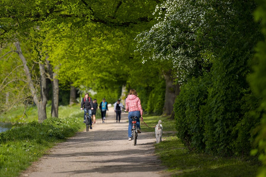 How are homebuilders boosting walking and cycling in communities?